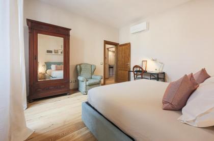 Apartments Florence- San Jacopino 3 bds - image 16