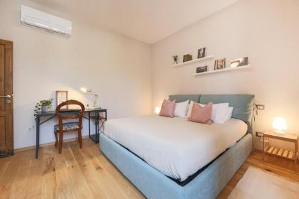 Apartments Florence- San Jacopino 3 bds - image 3