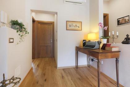 Apartments Florence- San Jacopino 3 bds - image 7