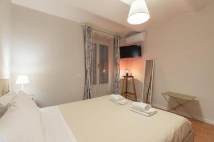 SAMBROGIO Suite-Hosted by Sweetstay - image 26