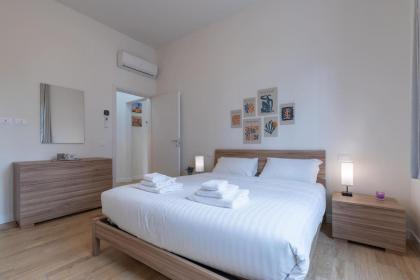 Florence Chich Suite-Hosted by Sweetstay 