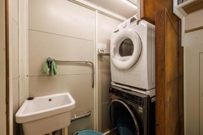 Lucy Charming Apartment - image 12