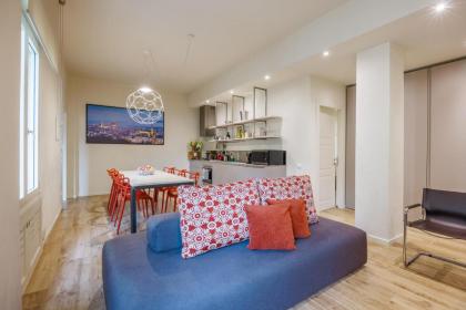 Lucy Charming Apartment - image 14