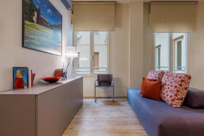 Lucy Charming Apartment - image 15