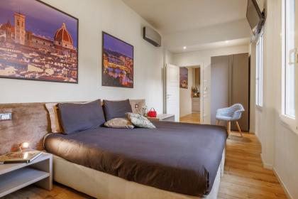 Lucy Charming Apartment - image 3
