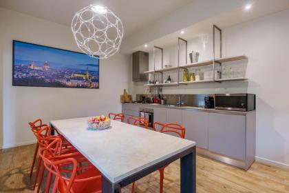 Lucy Charming Apartment - image 4