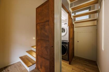 Lucy Charming Apartment - image 9