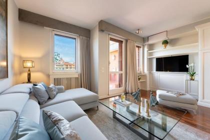Luxury River with Terrace - image 7