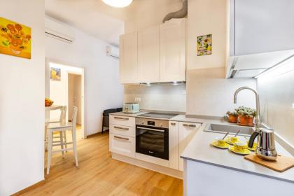 Comfortable Apartment in Firenze-Careggi - Happy Rentals - image 3